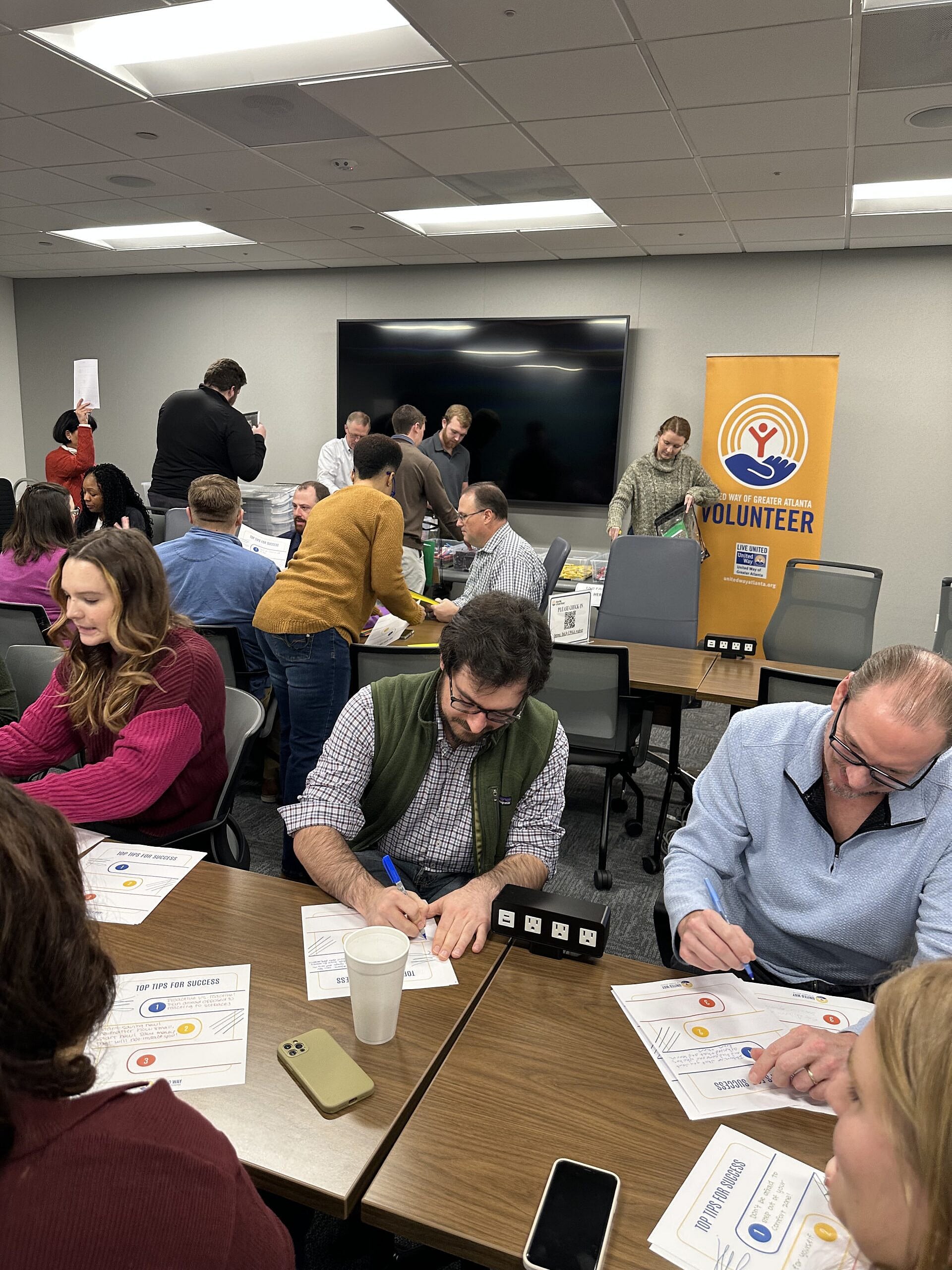 You are currently viewing Mauldin & Jenkins Employees Join Forces with United Way to Create Career-Ready Kits For Local Students